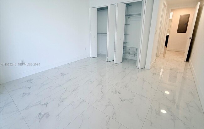 Building Photo - 488 NE 18th St