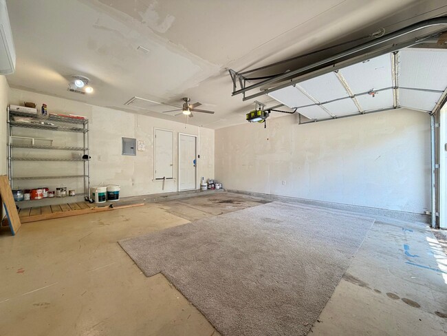 Building Photo - 12518 Zeller Ln
