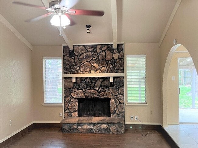 Building Photo - Beautiful 3-Bedroom Home
