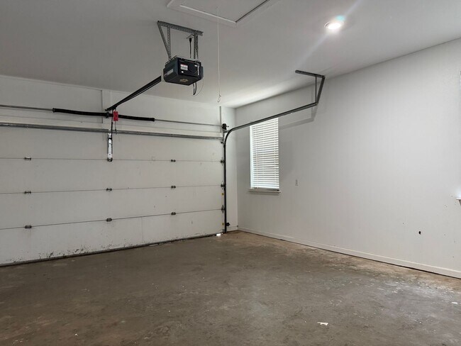 Building Photo - 6309 Countryside Dr