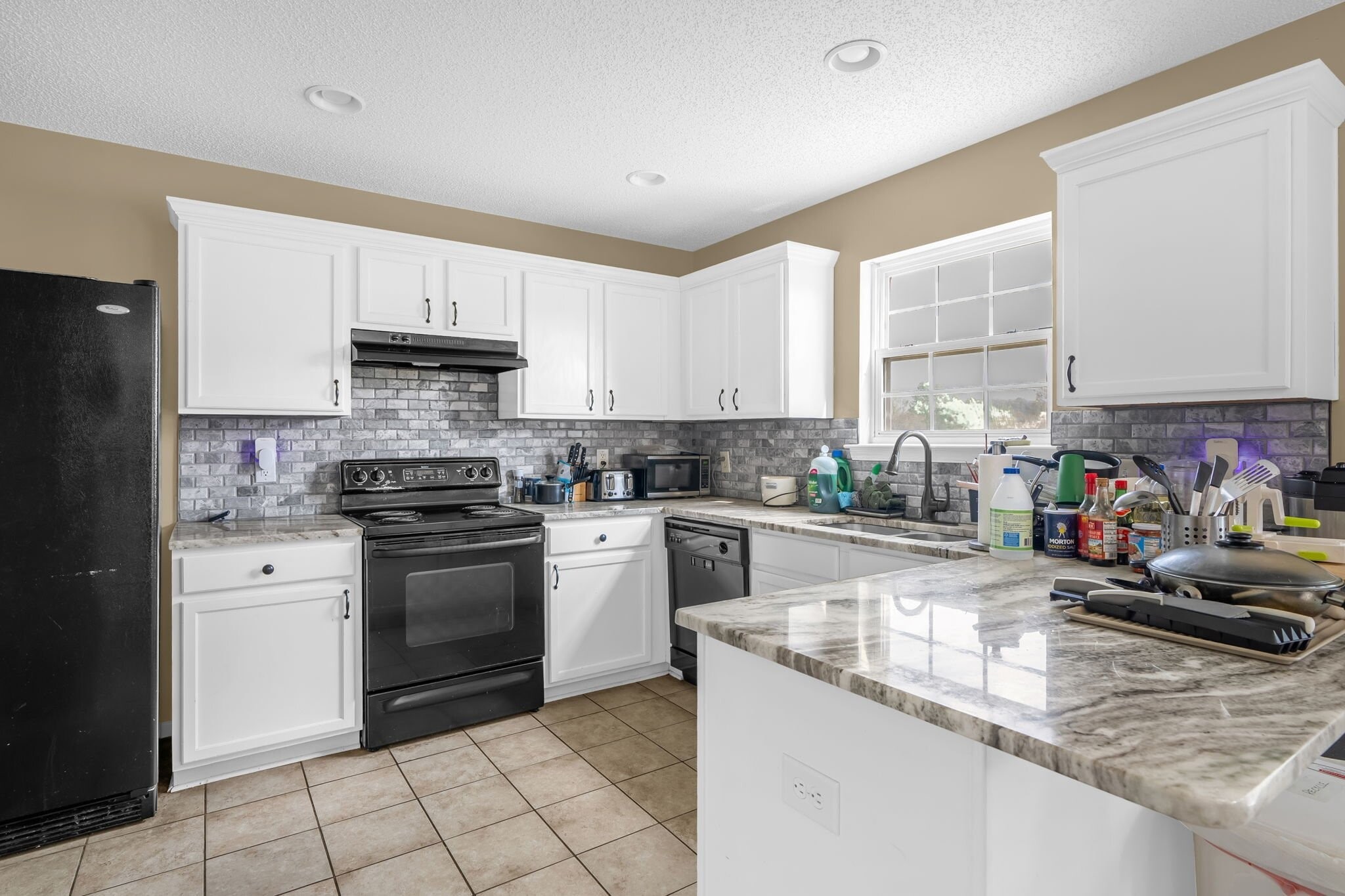 Building Photo - 10510 Plantain Ct
