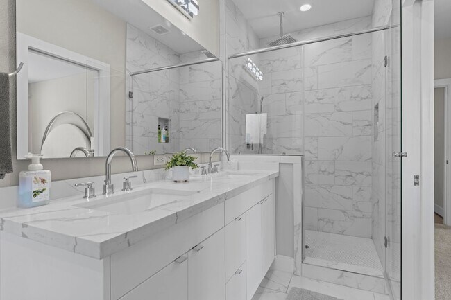 Building Photo - 851 Prosper St