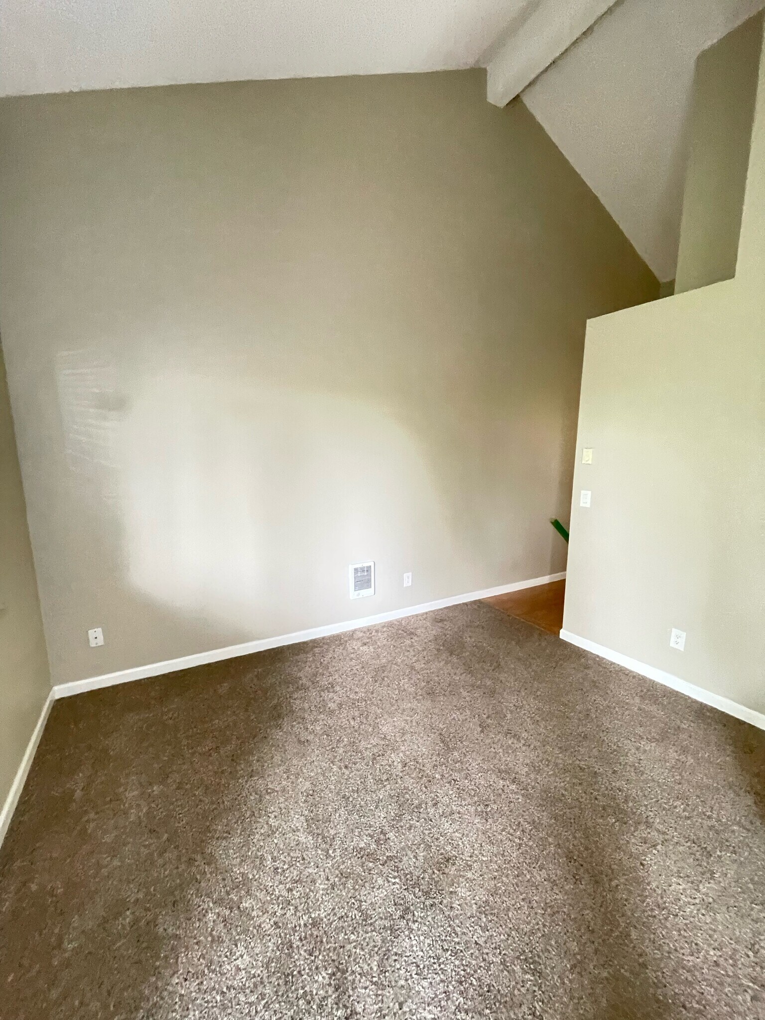 Building Photo - 9942 SE Talbert St