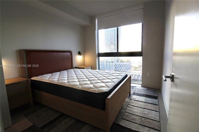 Building Photo - 11 NE 6th St