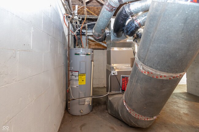 Building Photo - 3457 N Sherman Dr