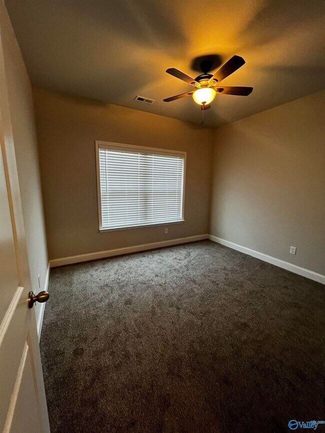 Building Photo - 107 Fourstar Ln