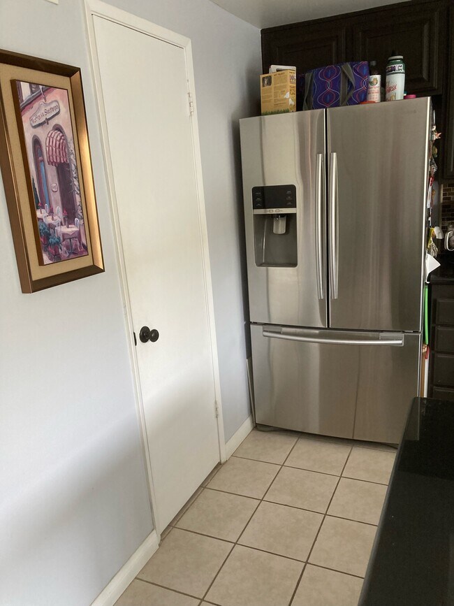 Building Photo - 1563 Stonewood Ct