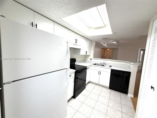 Building Photo - 5045 Wiles Rd