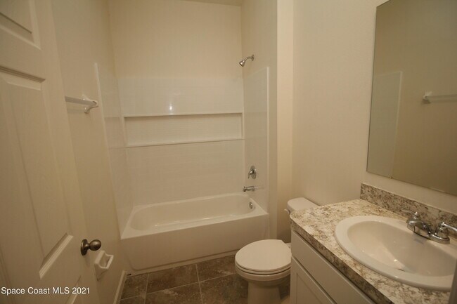 Building Photo - 708 Acadia Ct SE