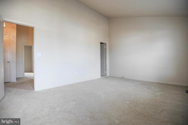Building Photo - 128 Sulgrave Ct