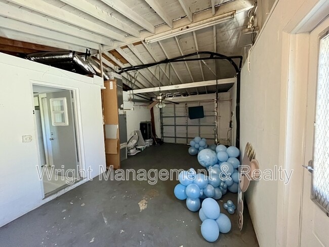 Building Photo - 3907 Luma Dr