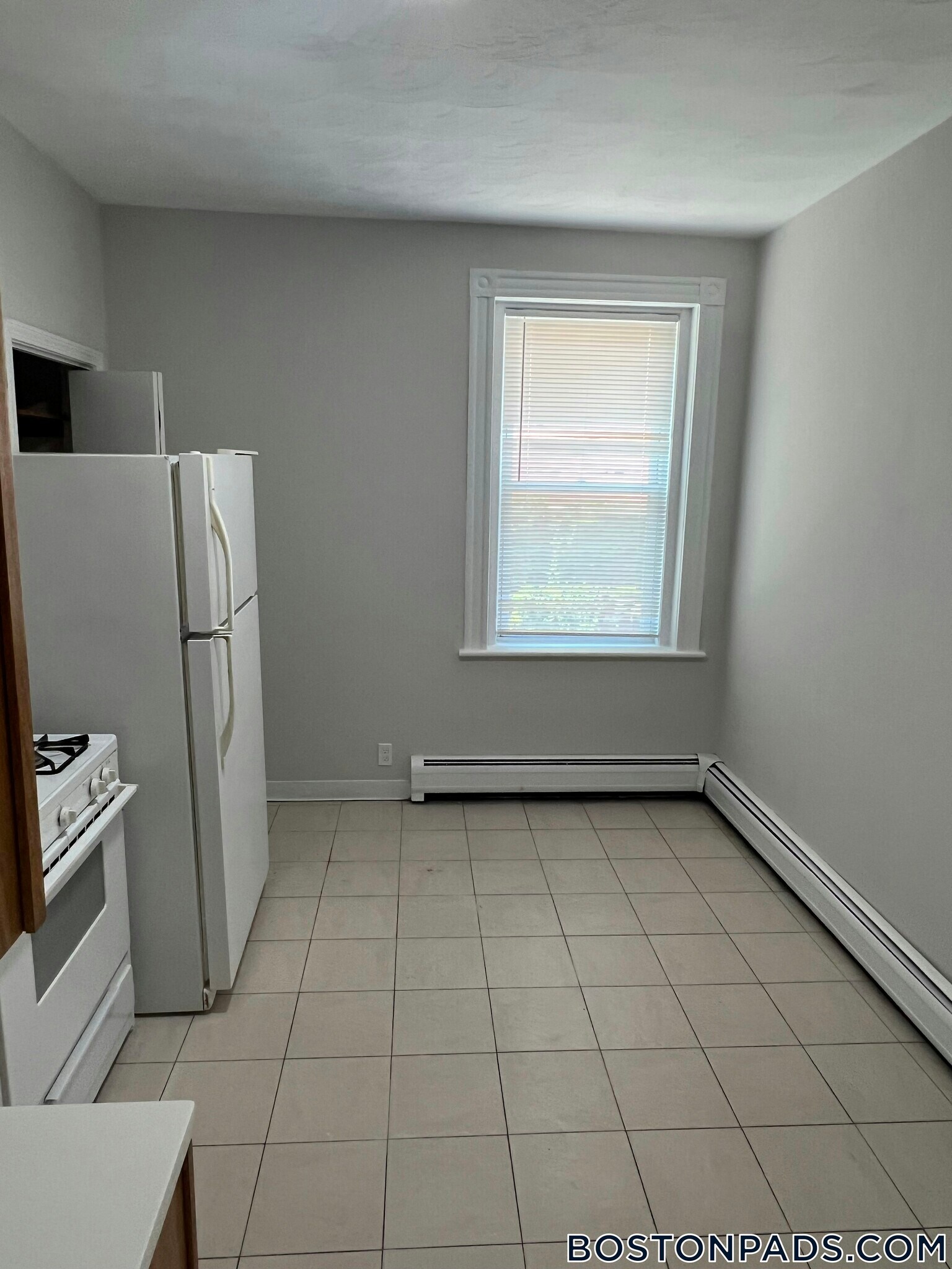 Building Photo - 165 Gove St