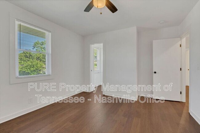 Building Photo - 2601 Oakwood Ave