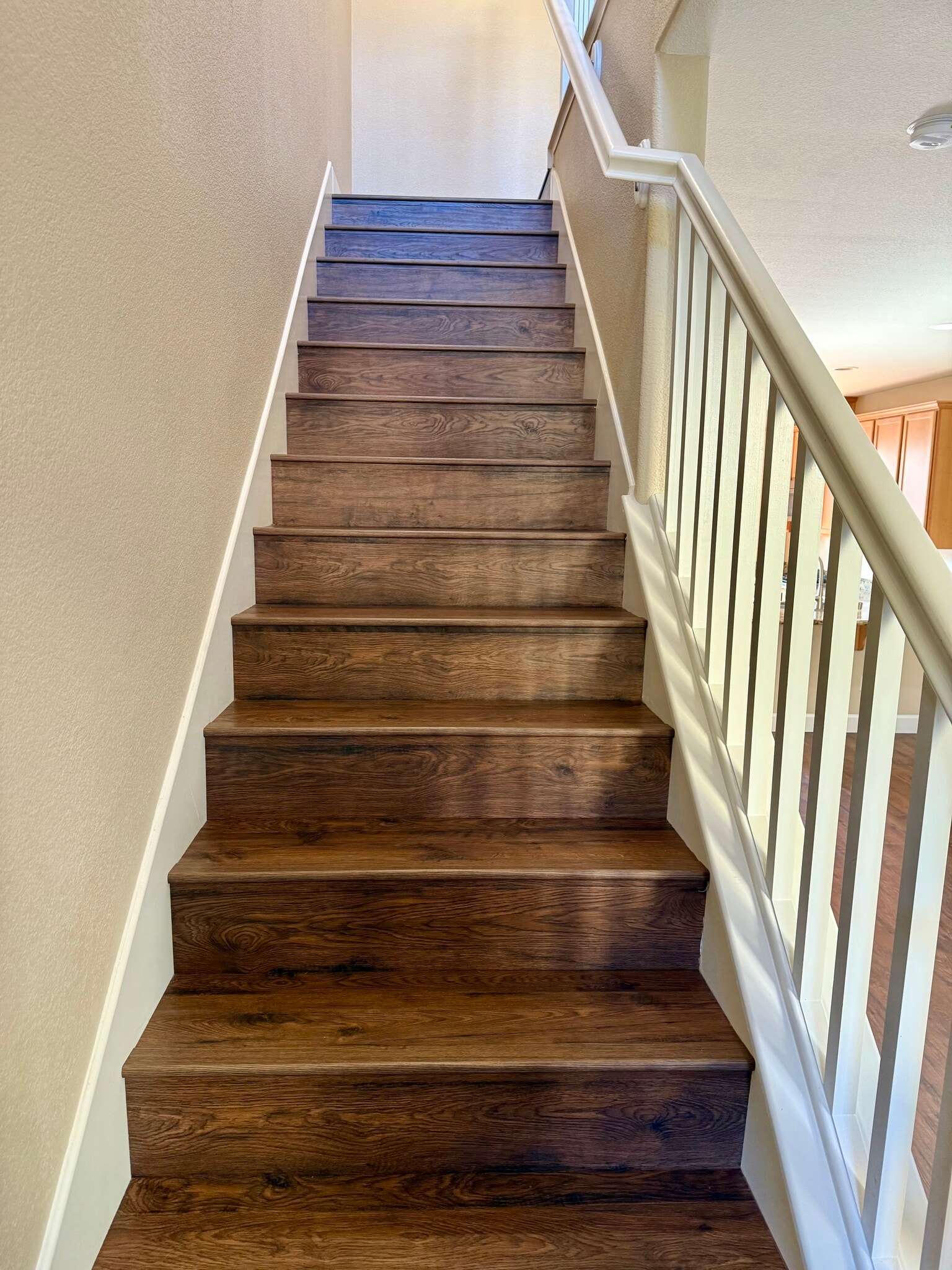 Building Photo - 722 El Paseo Cir