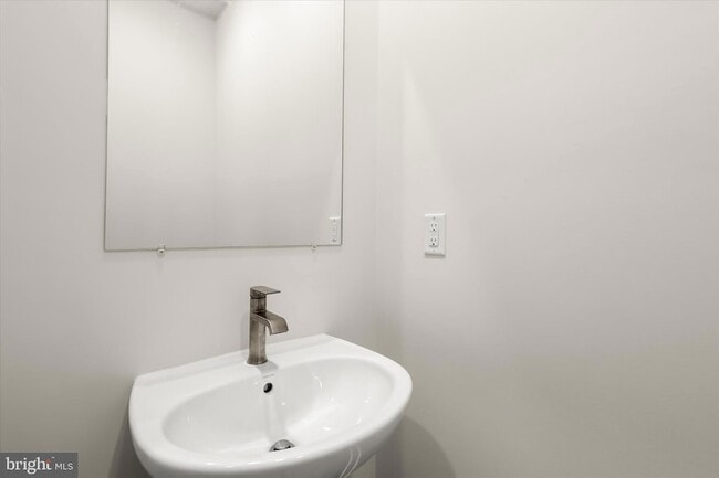 Building Photo - 304 Sweetbay Rd