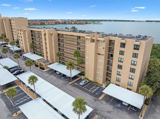 Building Photo - 2617 Cove Cay Dr