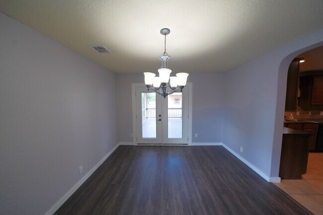 Building Photo - Great 4 Bedroom, 2.5 Bathroom Home Now Ava...