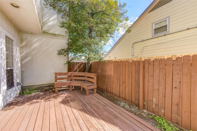 Building Photo - 2124 Nantucket Dr