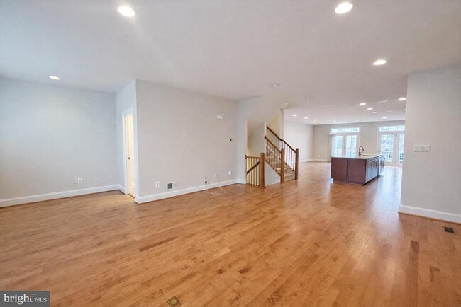 Building Photo - 44707 Plympton Square