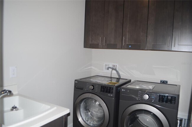 Building Photo - 34109 Tributary Ct