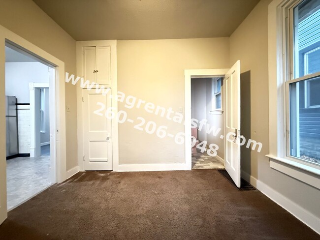 Building Photo - 2 Bedroom House - $300 off first months rent