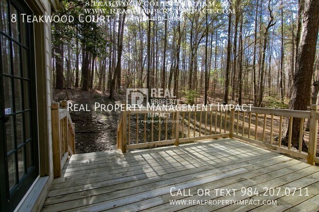 Building Photo - 8 Teakwood Ct