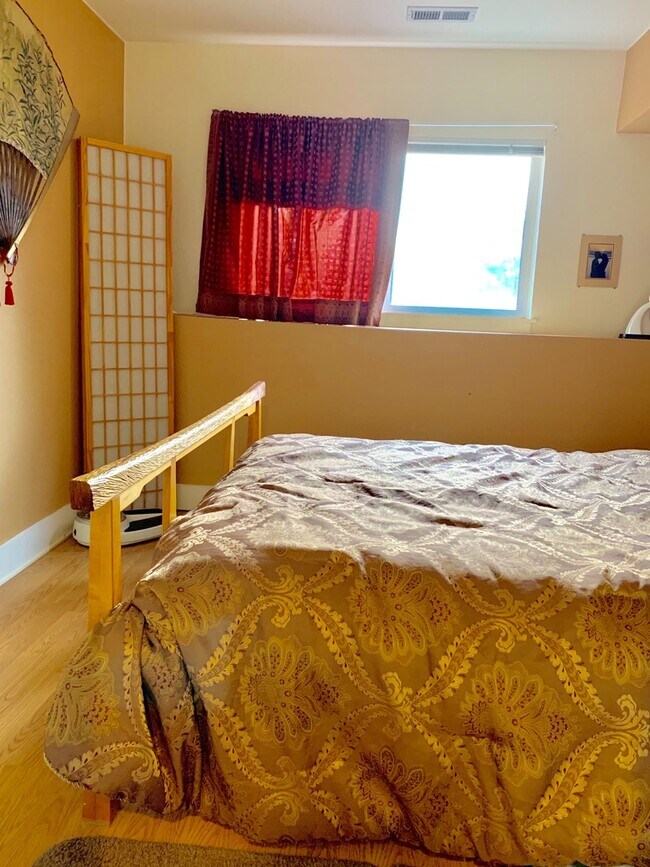 Building Photo - Spacious Rowhouse on Cul-de-sac in SW Longmont for Lease!