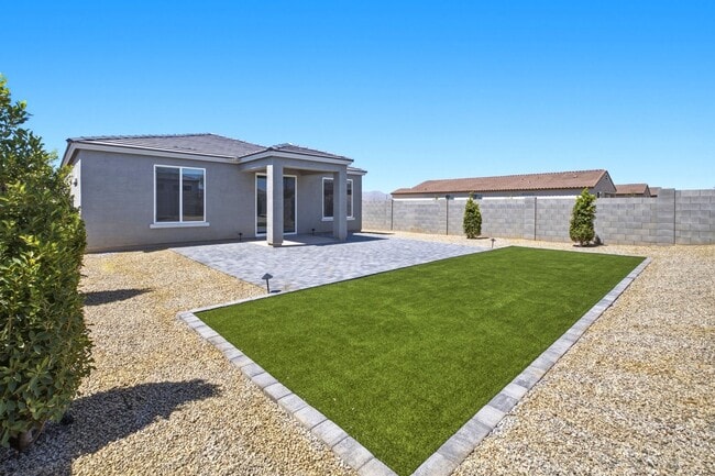 Building Photo - 18128 W Soft Wind Dr