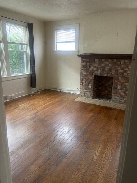 Building Photo - 1108 mella street