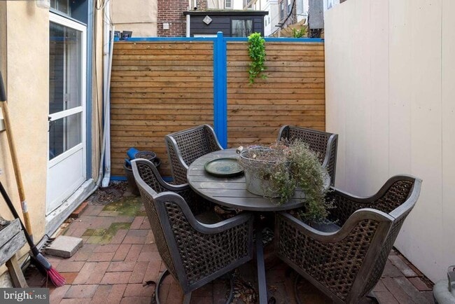 Building Photo - 524 Kauffman St