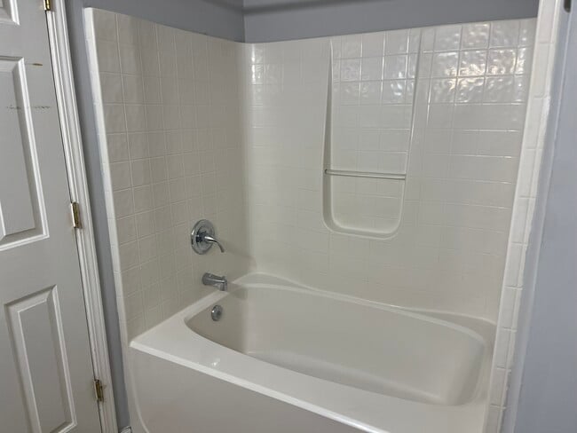 Building Photo - 5513 Stewartby Dr