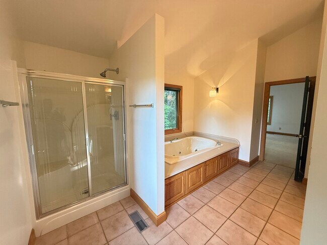 Building Photo - 125 Cogan Dr