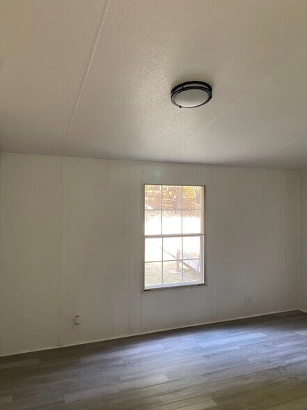 Building Photo - 2477 Earley Farm Rd