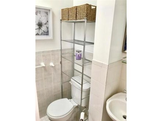 Building Photo - 4910 Vernon Blvd