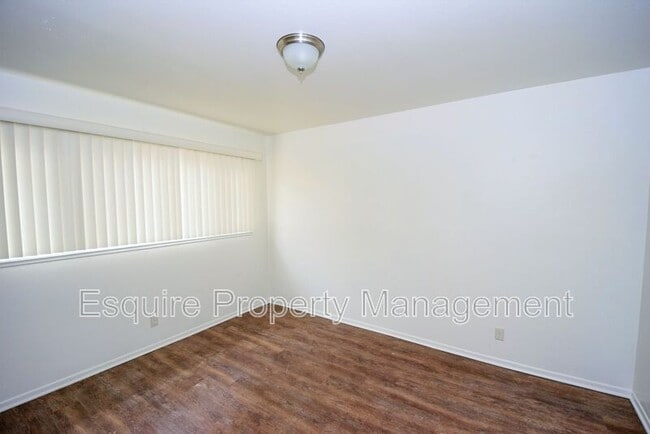 Building Photo - 405 Spruce St