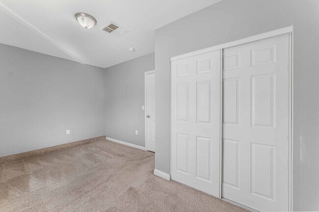 Building Photo - Welcome to your future home in the heart of Las Vegas!