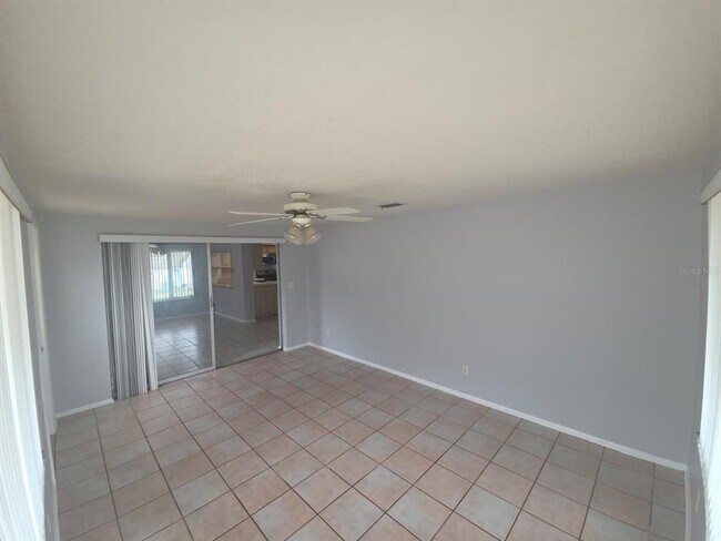 Building Photo - 3619 Springfield Dr