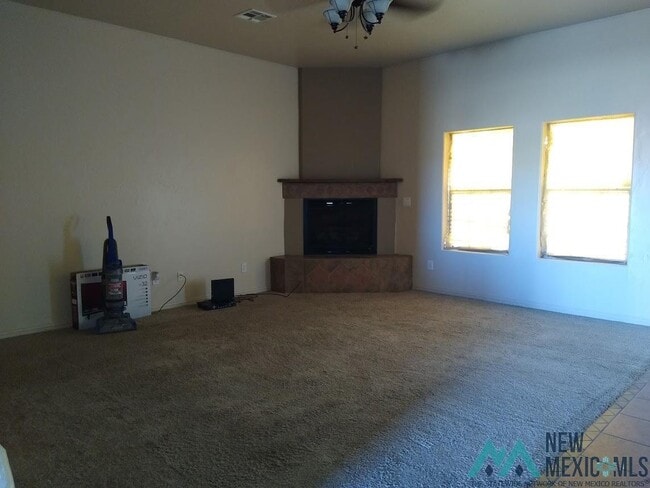 Building Photo - 2108 S Shelly Dr