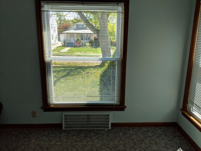 Building Photo - 3 bed Garfield cape cod now available