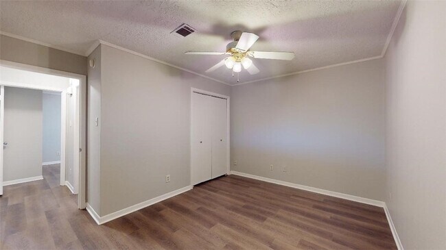 Building Photo - 3904 Windwood Cir