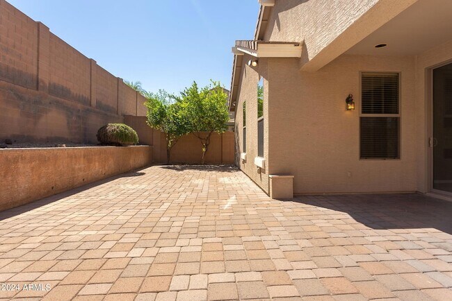 Building Photo - 30153 N 71st Dr