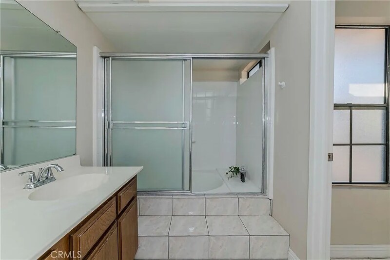 Building Photo - 2410 Plaza De Vista