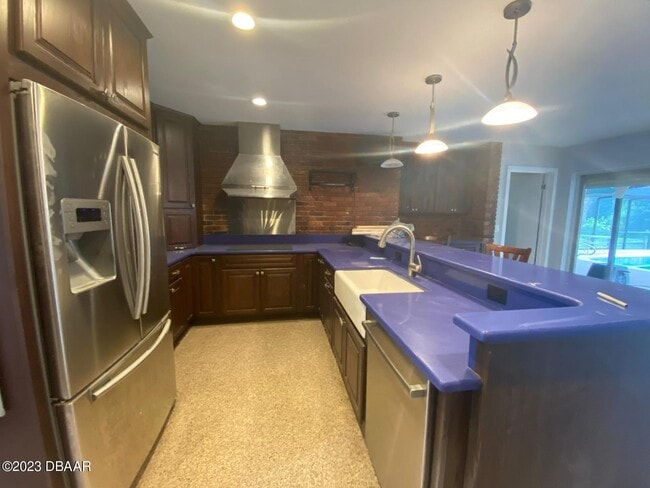 Building Photo - 1 Arrowhead Dr