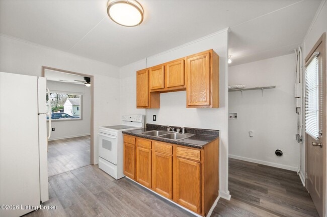 Building Photo - 223 N 37th St