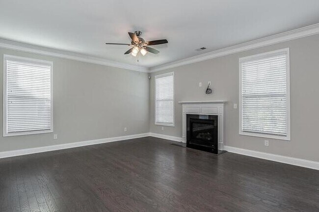 Building Photo - Charming 4 beds 2.5 baths Home in Berewick!