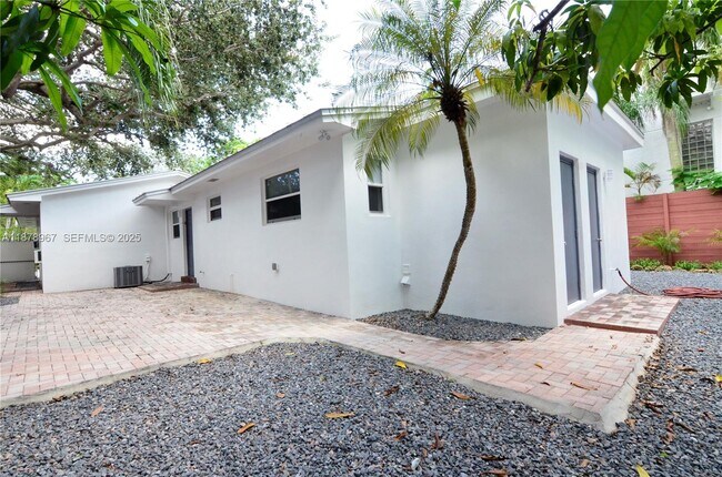 Building Photo - 3050 Virginia St