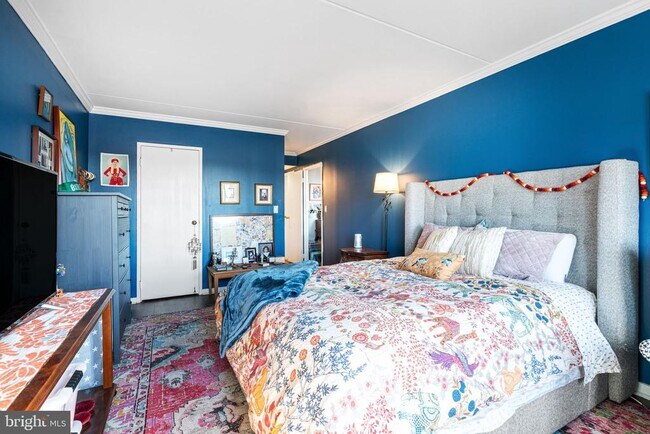 Building Photo - 200 Lombard St