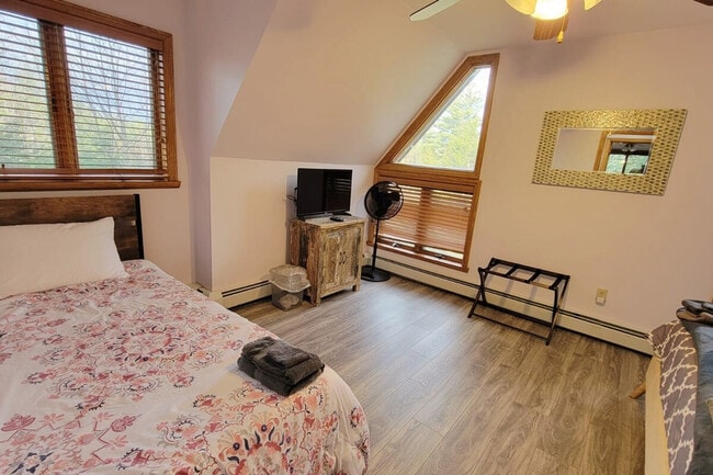 Building Photo - 66 Paquette Dr