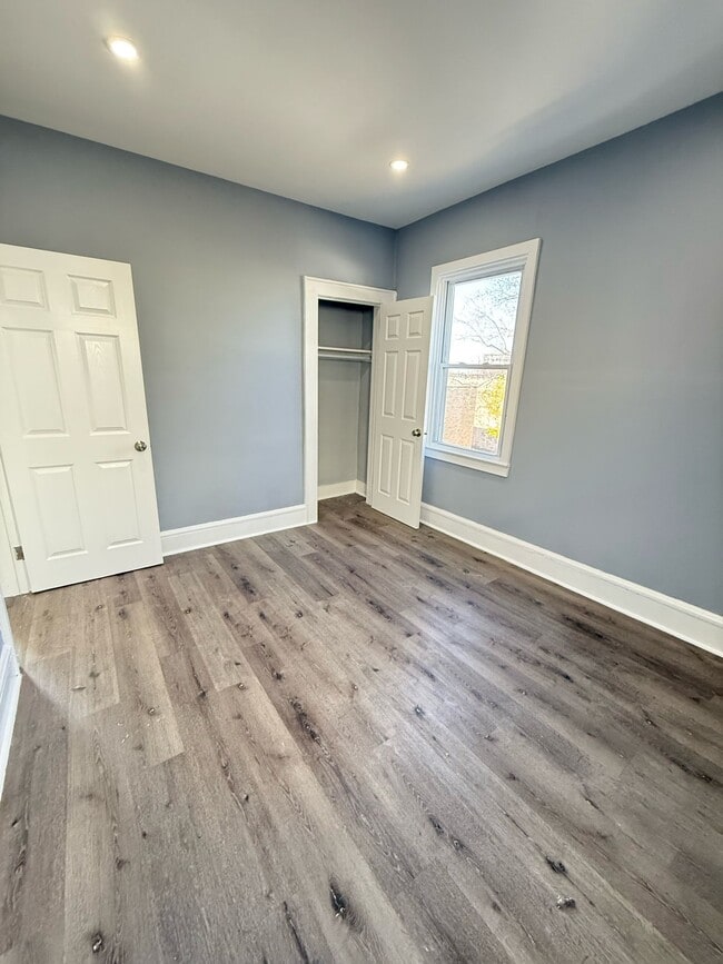 Building Photo - 422 Bacheller Ave