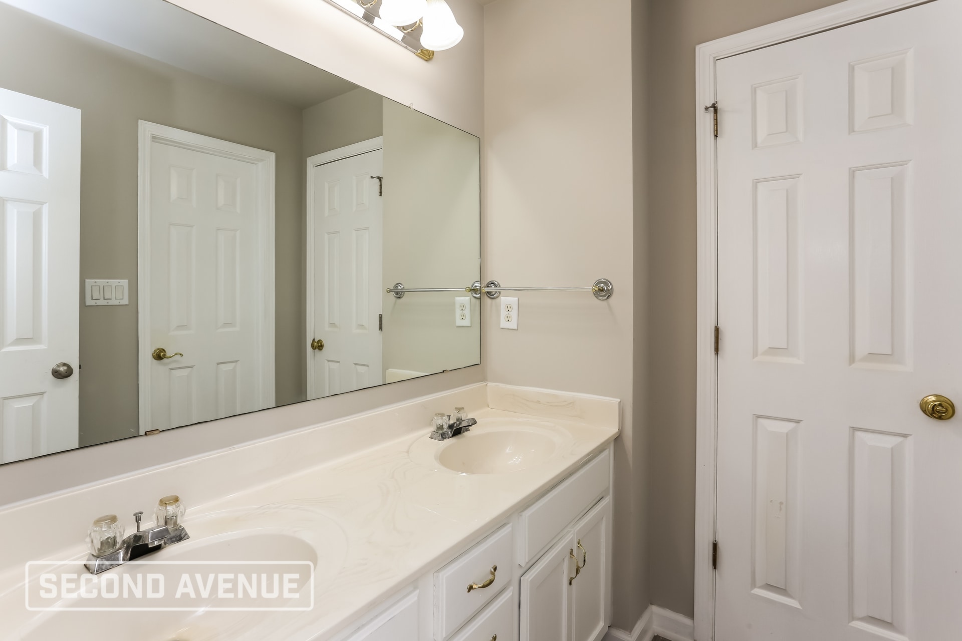 Building Photo - 3725 Hansberry Dr